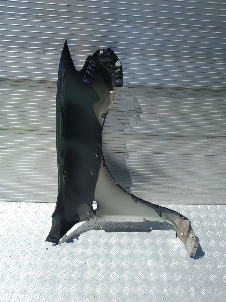 E763/F770/H3/H126/H131/H437/H438/H604 LEWY BŁOTNIK MAZDA 3 SEDAN - 3