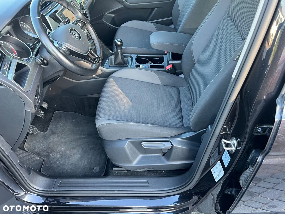 Volkswagen Touran 1.6 TDI BMT Comfortline - 14