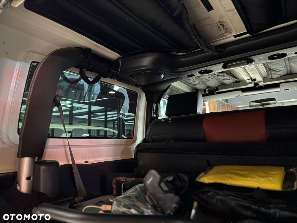 Jeep Wrangler 3.8 Sahara - 6