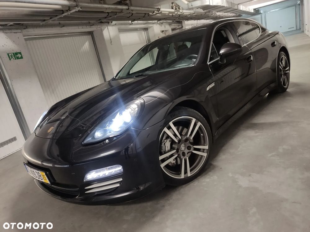 Porsche Panamera 4S PDK - 23