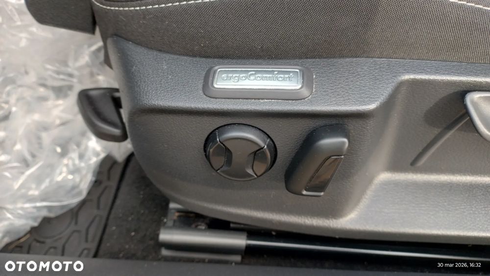 Volkswagen Passat 2.0 TDI Elegance DSG - 28