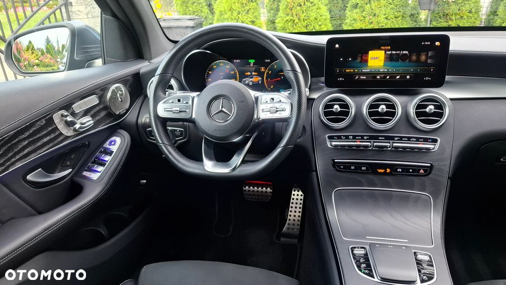 Mercedes-Benz GLC 200 4Matic 9G-TRONIC AMG Line Plus - 24