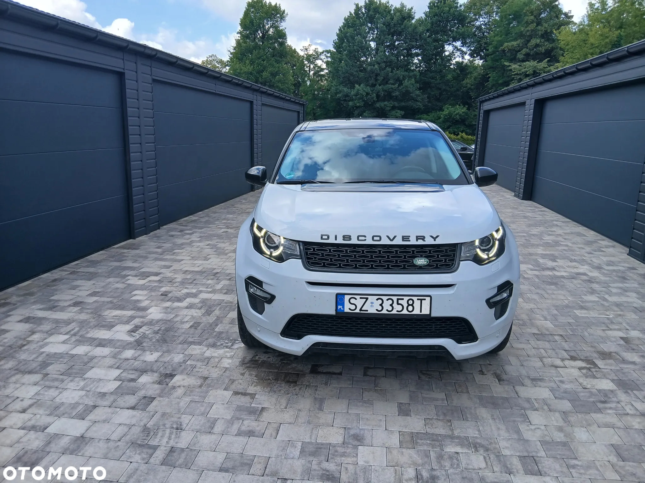 Land Rover Discovery Sport 2.0 D180 R-Dynamic HSE - 2