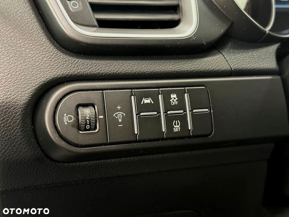 Kia Ceed 1.5 T-GDI M - 14