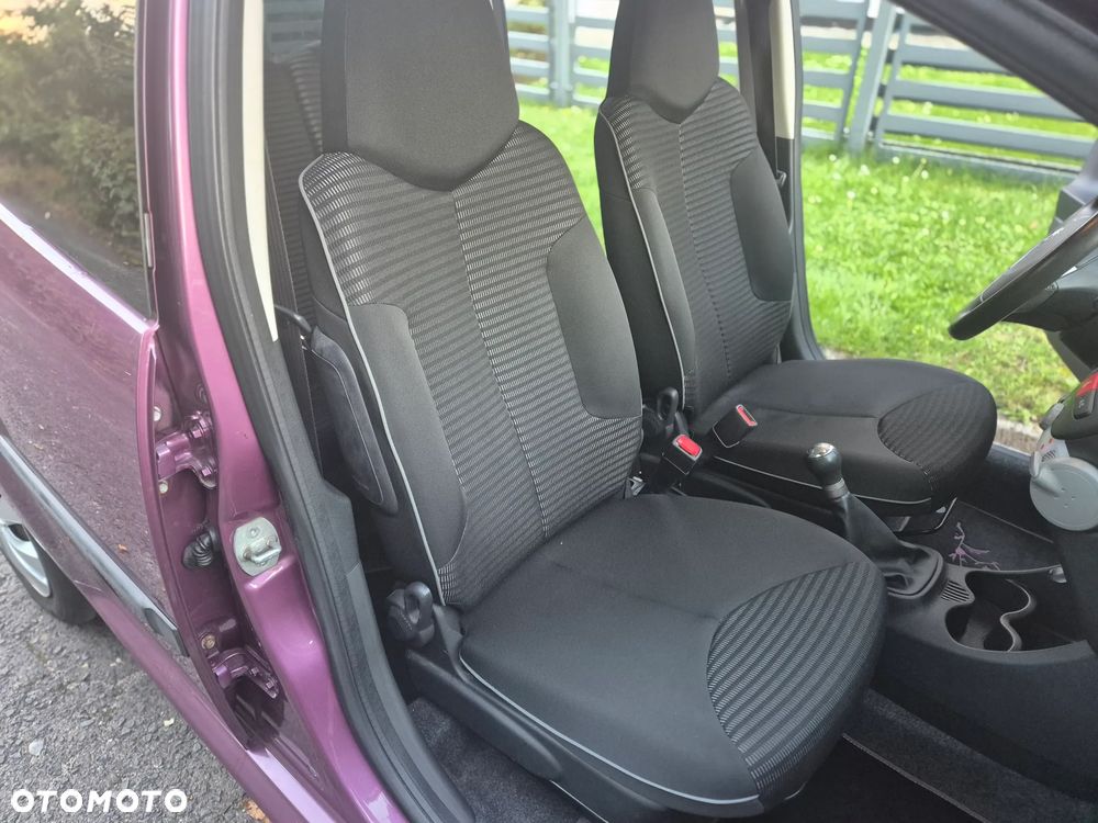 Peugeot 107 - 24