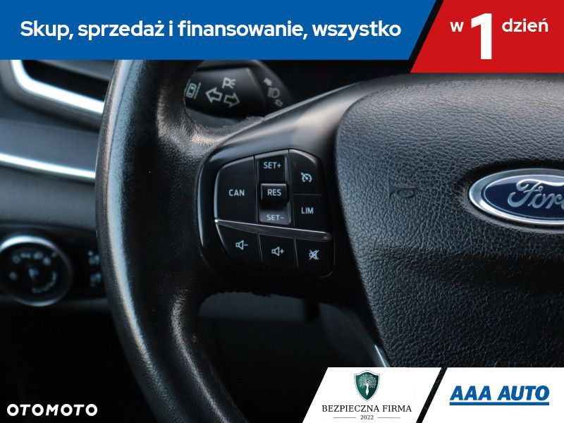 Ford Tourneo Custom - 17