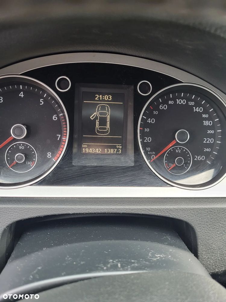 Volkswagen Passat 1.8 TSI Trendline - 10