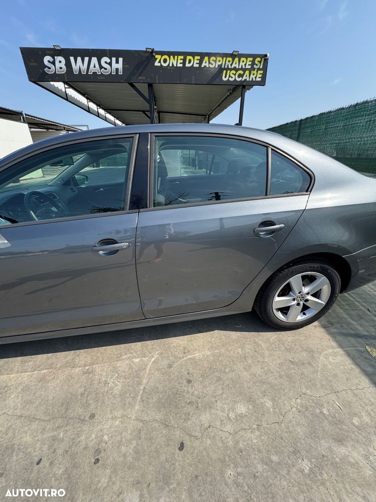 Volkswagen Jetta 1.6 TDI DPF Comfortline - 5