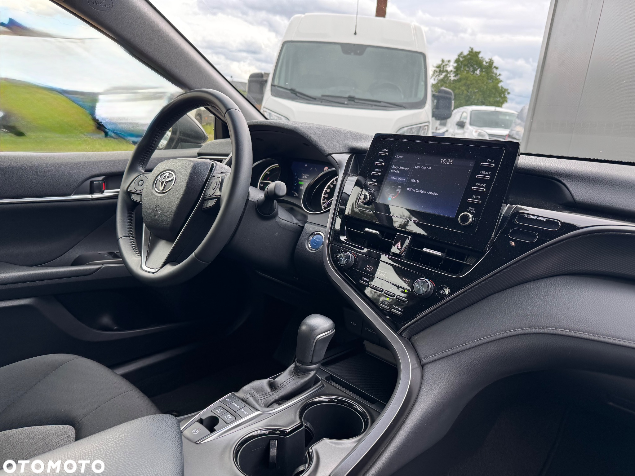 Toyota Camry 2.5 Hybrid Comfort CVT - 6