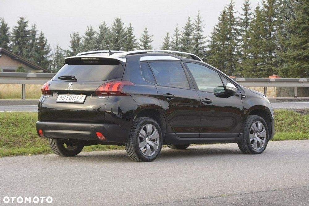 Peugeot 2008 1.2 Pure Tech Style EU6 - 10