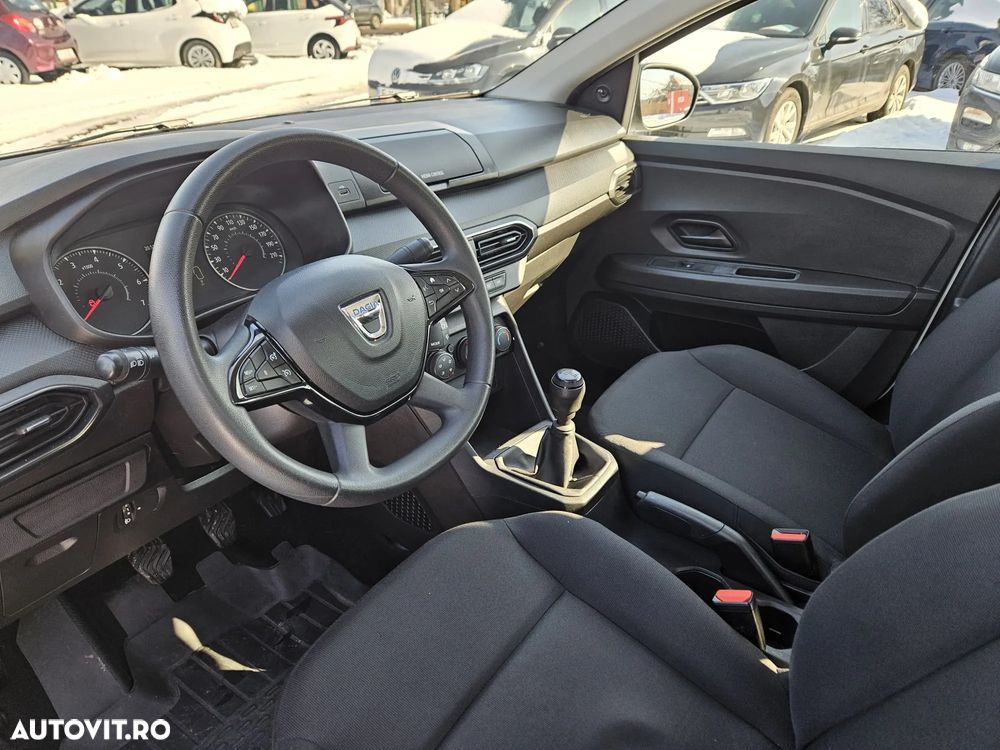 Dacia Logan TCe 90 Essential - 5