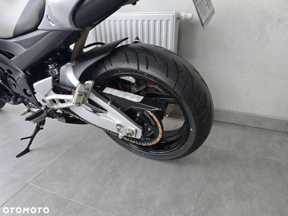 Suzuki GSR - 20