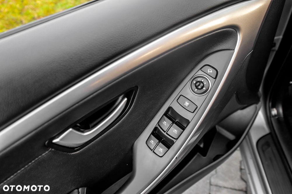 Hyundai i30 blue 1.6 GDI Passion - 25