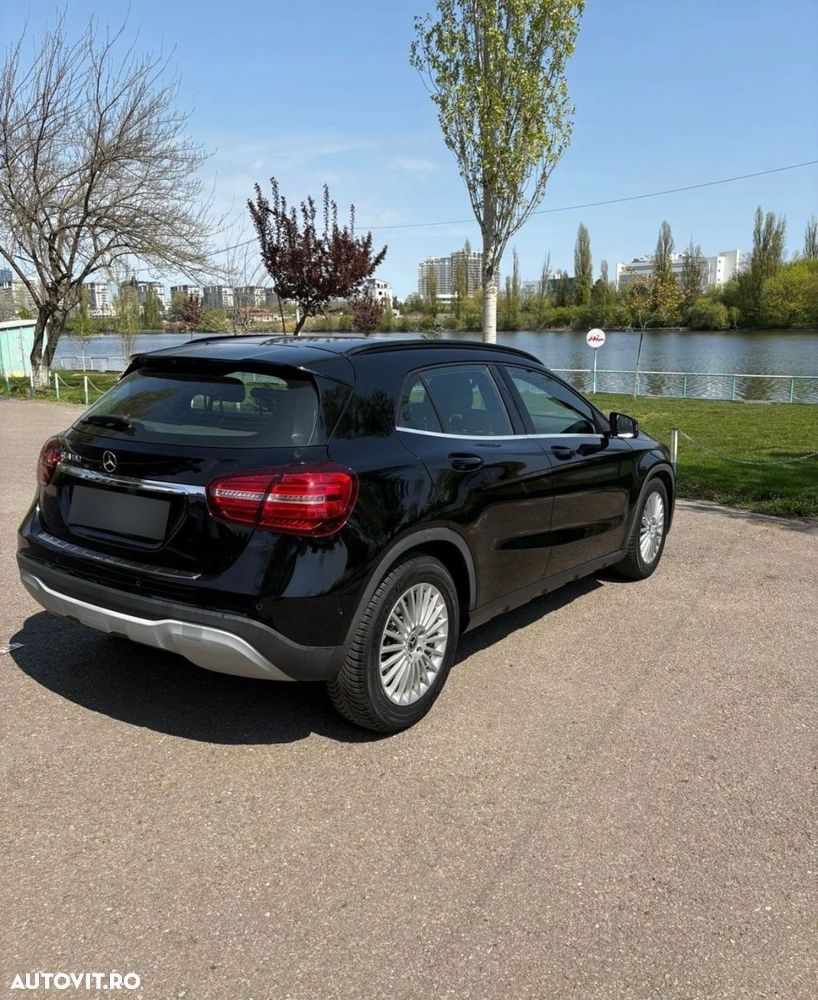Mercedes-Benz GLA - 8