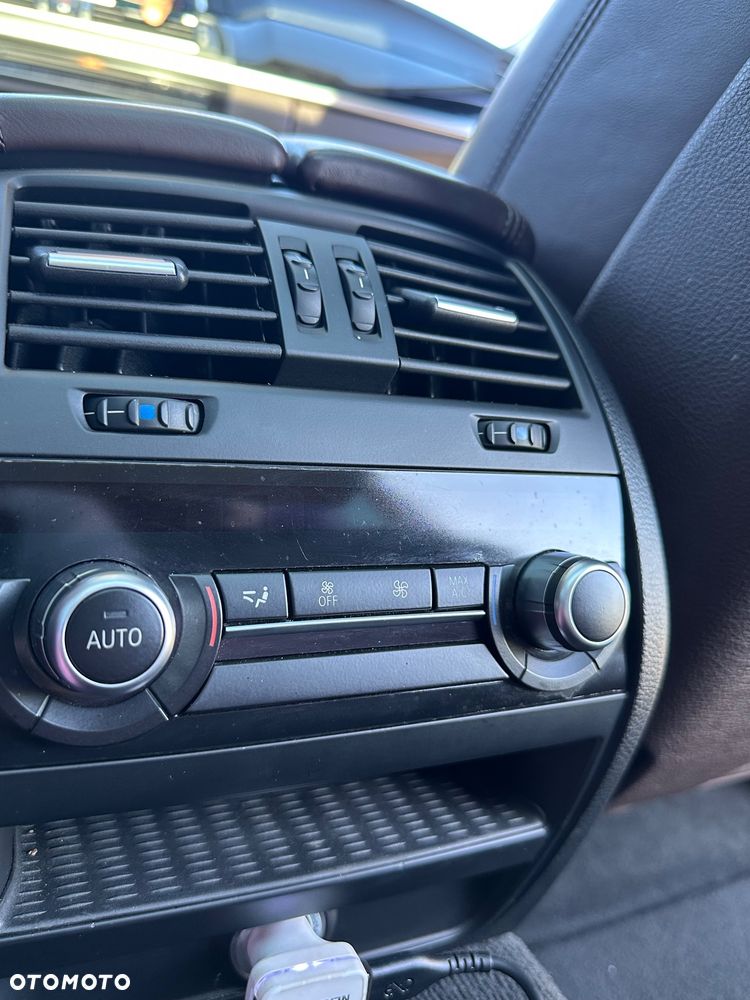 BMW Seria 5 525d xDrive Luxury Line - 16
