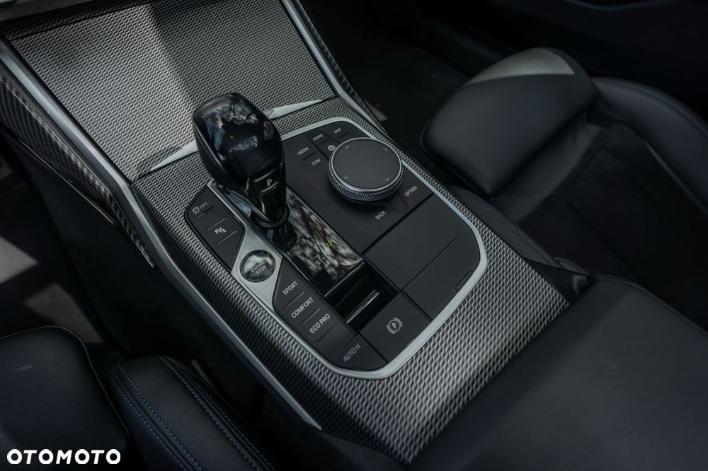 BMW Seria 3 320d xDrive M Sport Shadow sport - 32
