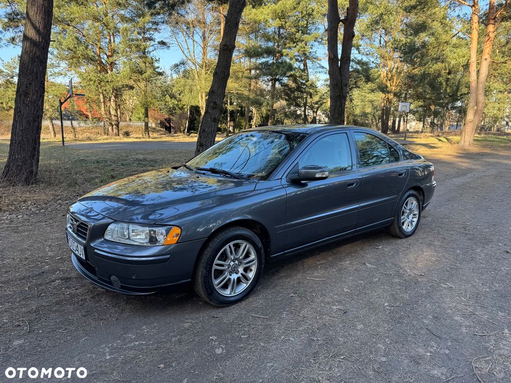 Volvo S60 2.4D Momentum - 1