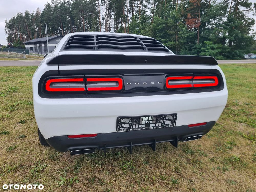 Dodge Challenger - 5