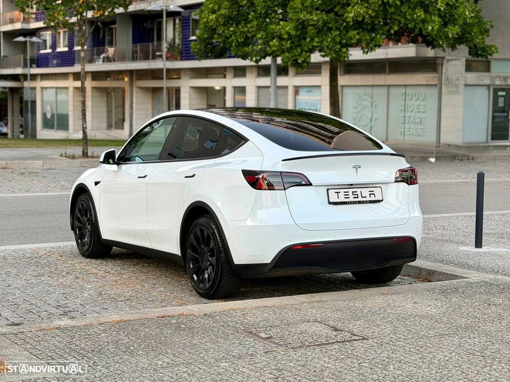 Tesla Model Y Long Range Dual Motor AWD - 5