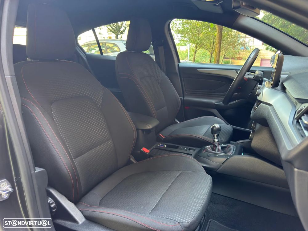 Ford Focus 1.0 EcoBoost MHEV ST-Line - 11
