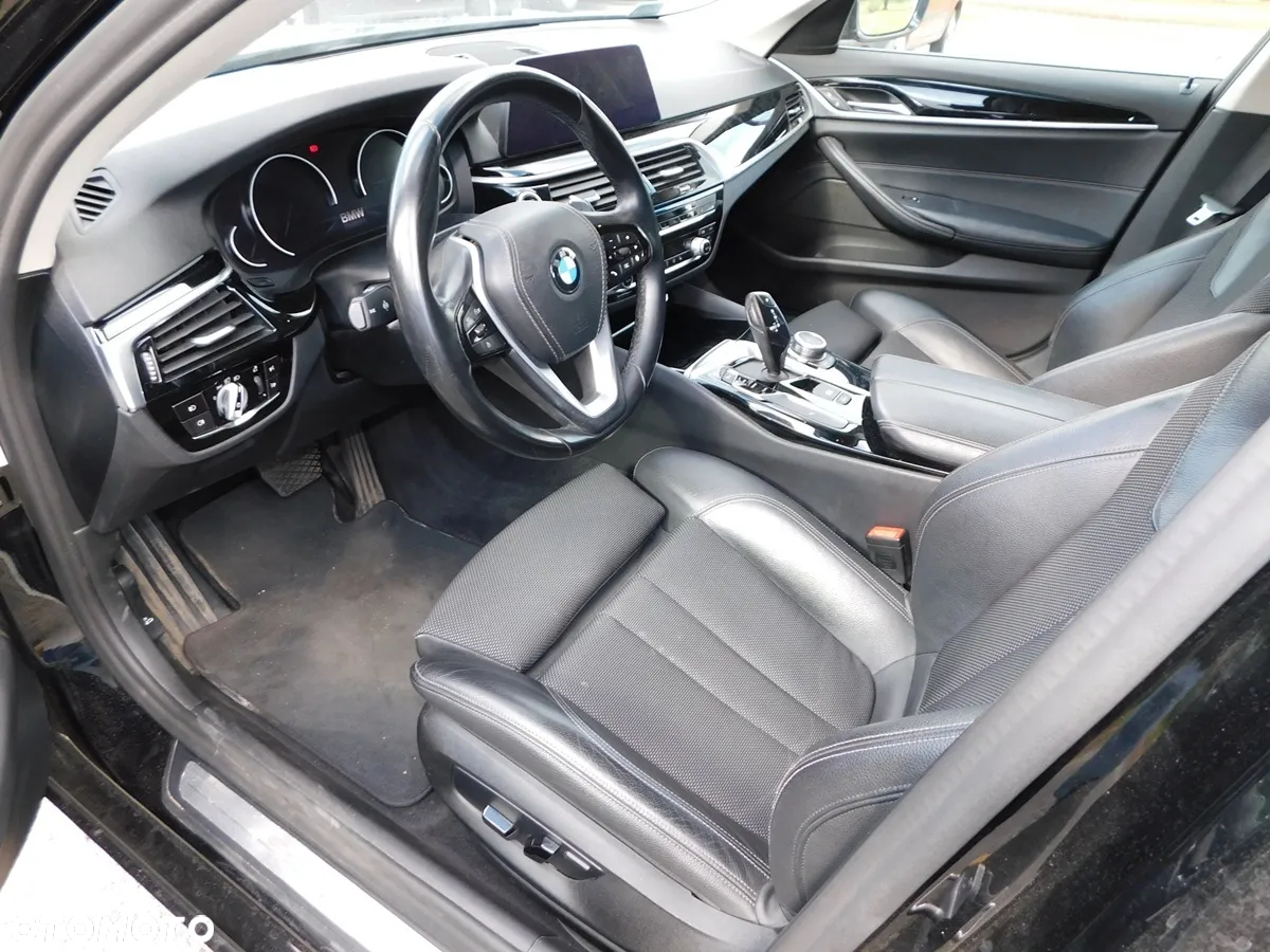 BMW Seria 5 520d xDrive - 7