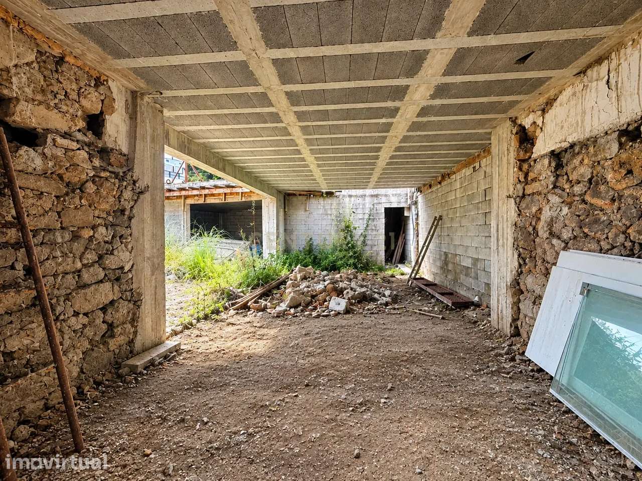 Moradia em Reconstrução com Terreno e Furo de Água em Beiriz, Póvoa de - Grande imagem: 3/11