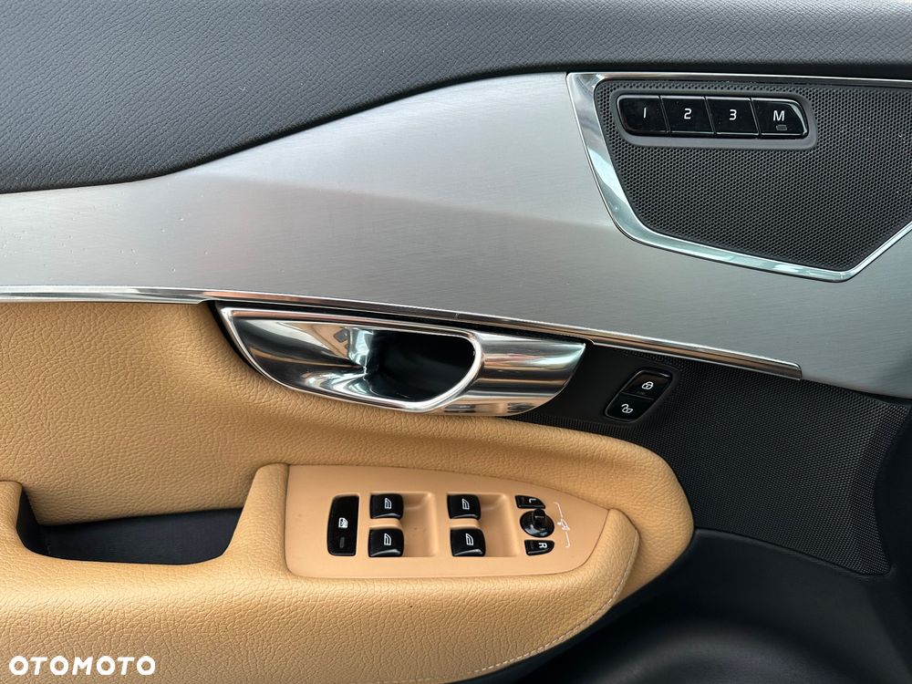 Volvo XC 90 D5 AWD R-Design - 21
