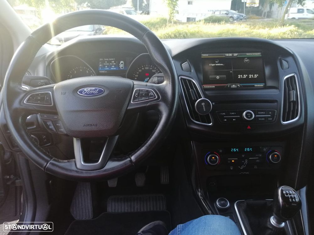 Ford Focus 1.0 SCTi Titanium - 8
