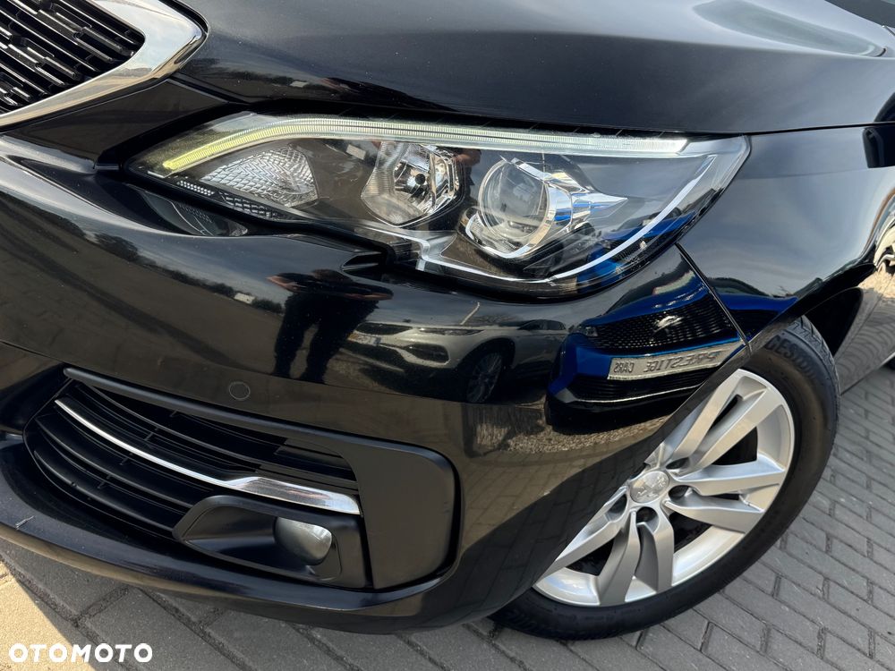 Peugeot 308 BlueHDi FAP 130 Stop & Start Allure - 23