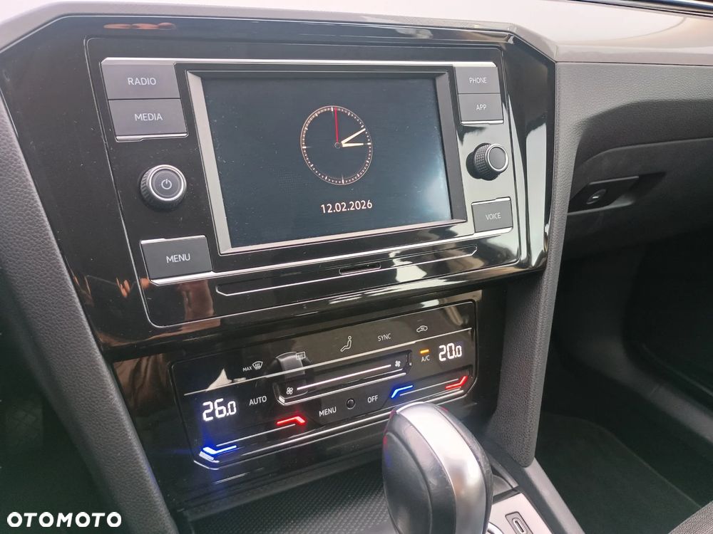 Volkswagen Passat 1.5 TSI EVO Business - 9