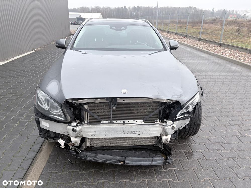 Mercedes-Benz Klasa E 400 7G-TRONIC - 7