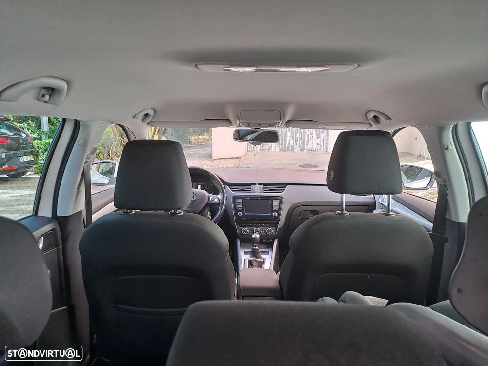 Skoda Octavia Break 1.6 TDi Style DSG - 9