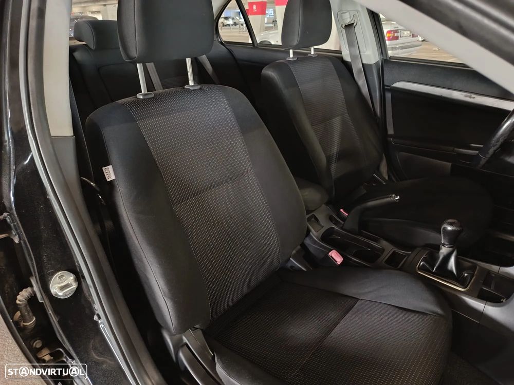 Mitsubishi Lancer 1.5 Invite - 23