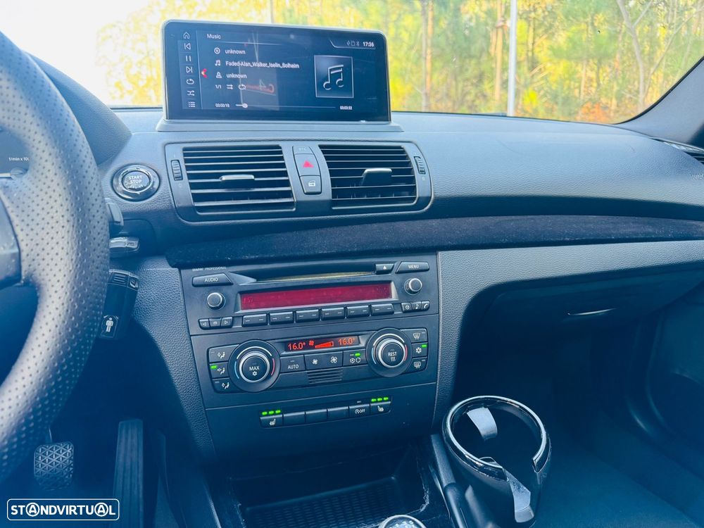 BMW 118 d Pack M - 24