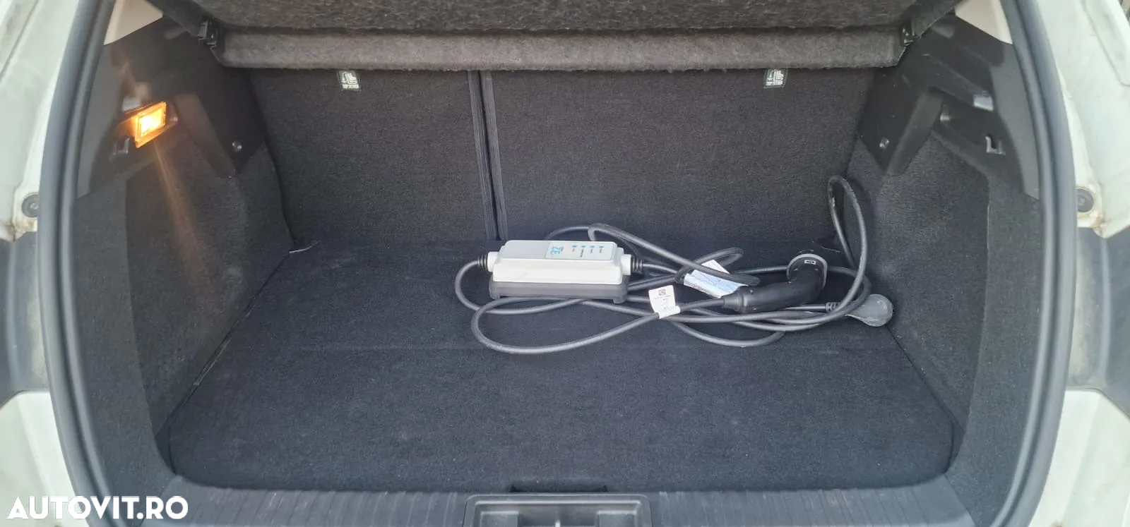 Renault Captur E-Tech Plug-In-Hybrid Intens - 24