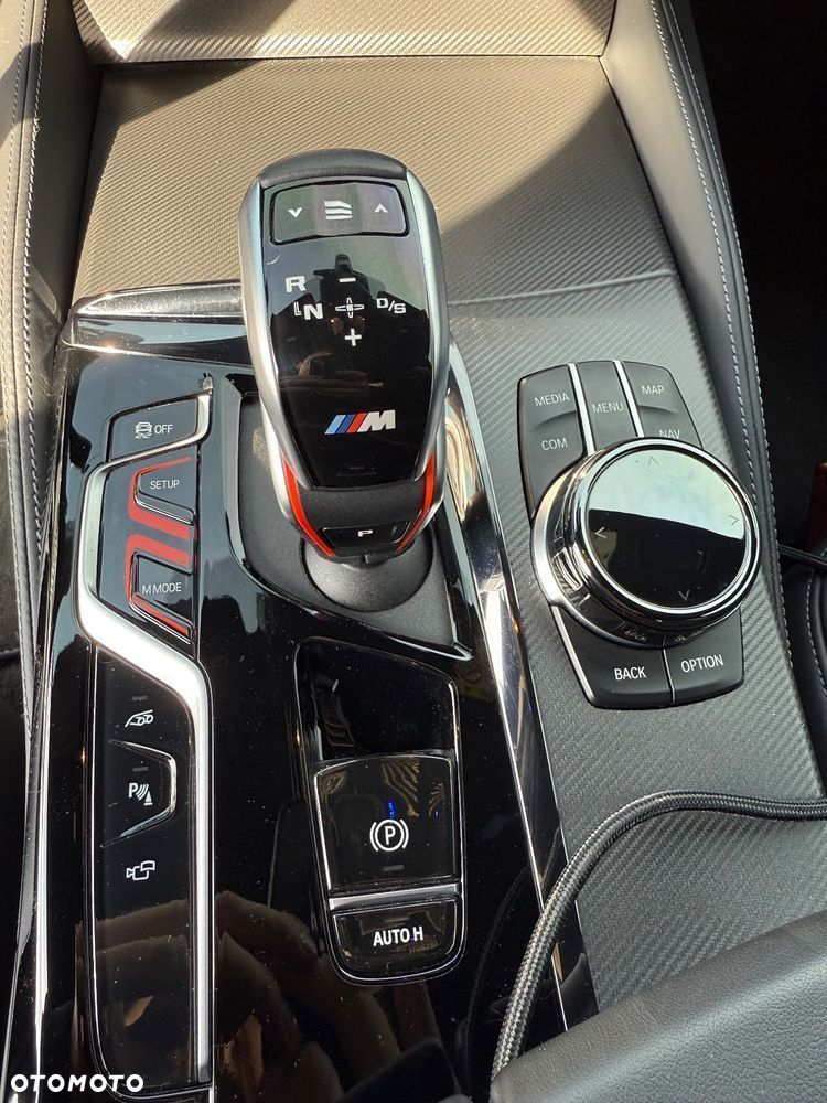 BMW M5 Competition - 19