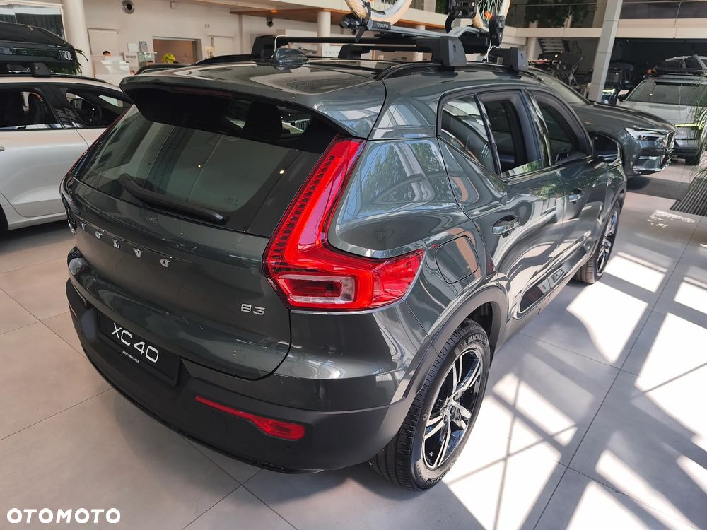 Volvo XC 40 B3 Plus Dark - 6