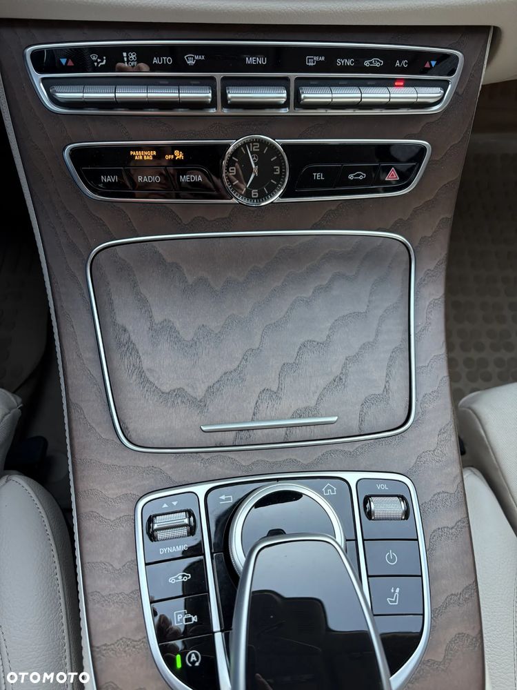 Mercedes-Benz Klasa E 220 d 4-Matic All-Terrain - 18