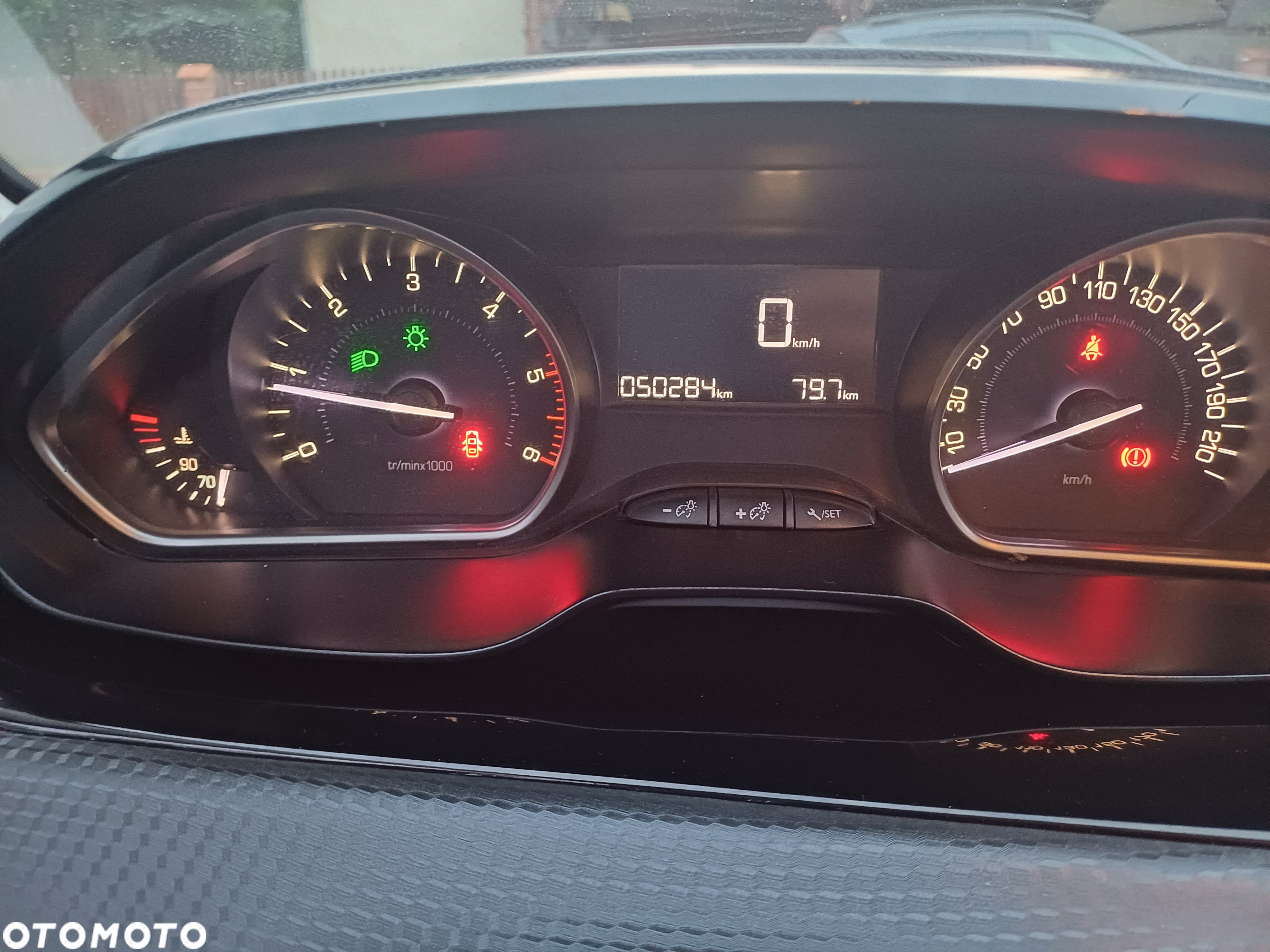 Peugeot 2008 1.5 BlueHDi Signature - 10
