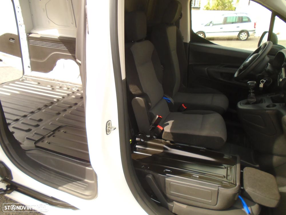 Toyota Proace City-LONGA-L2-H2- NACIONAL-IVA DEDUTIVEL- Ecrân -CX 6 V - 26