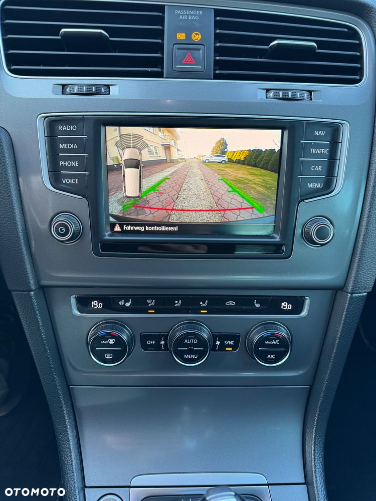 Volkswagen Golf 2.0 TDI BlueMotion Technology DSG Lounge - 22