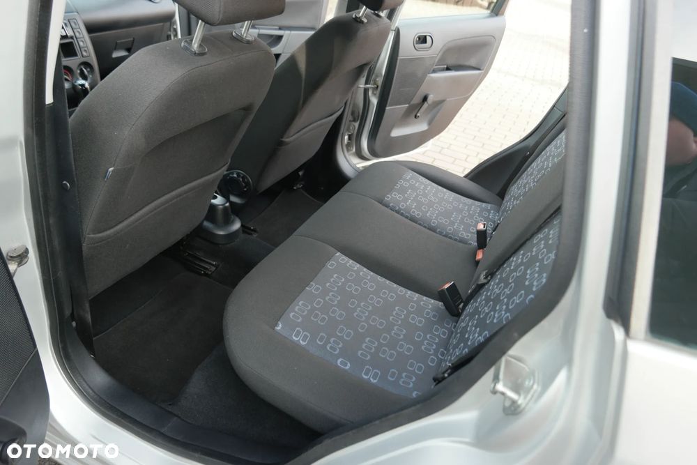 Ford Fiesta 1.4 Ambiente - 16