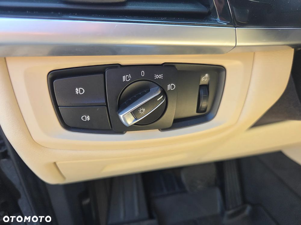 BMW X5 3.5i xDrive - 14