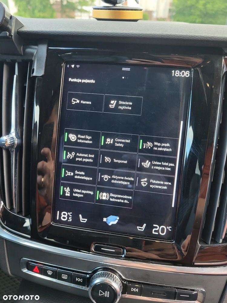Volvo V90 Cross Country D4 AWD Geartronic - 23