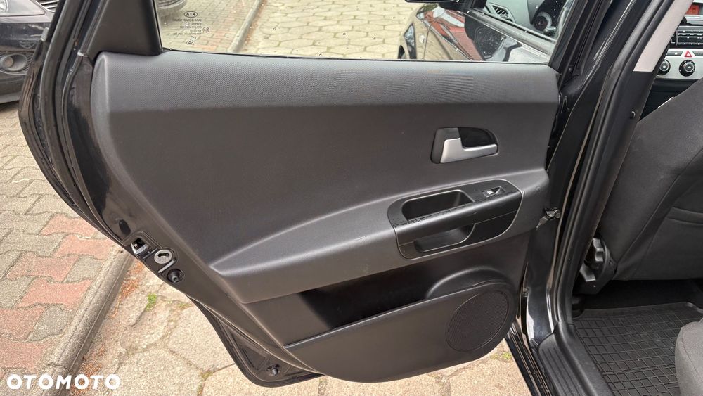 Kia Ceed - 16