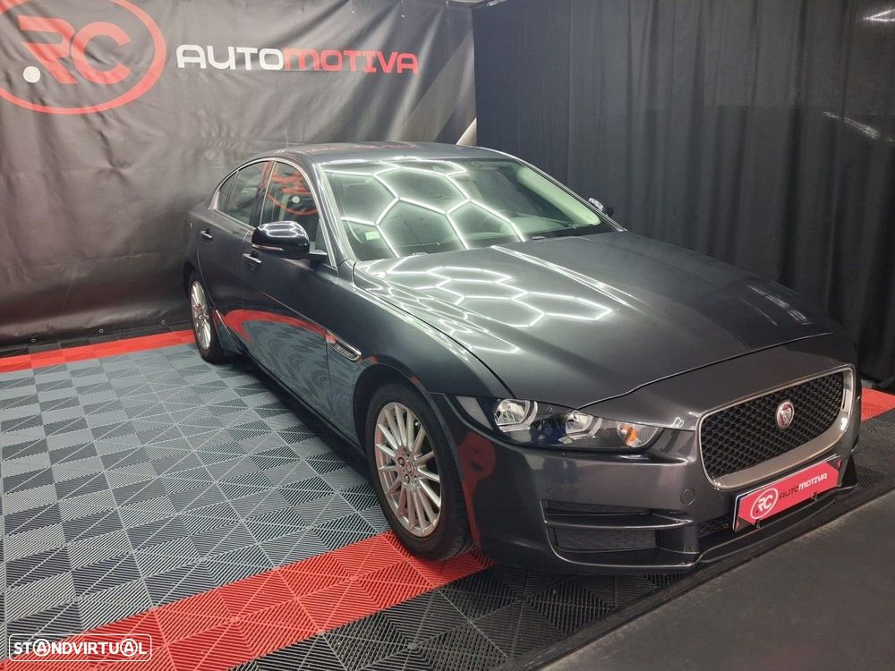 Jaguar XE 2.0 D Prestige Aut. - 2
