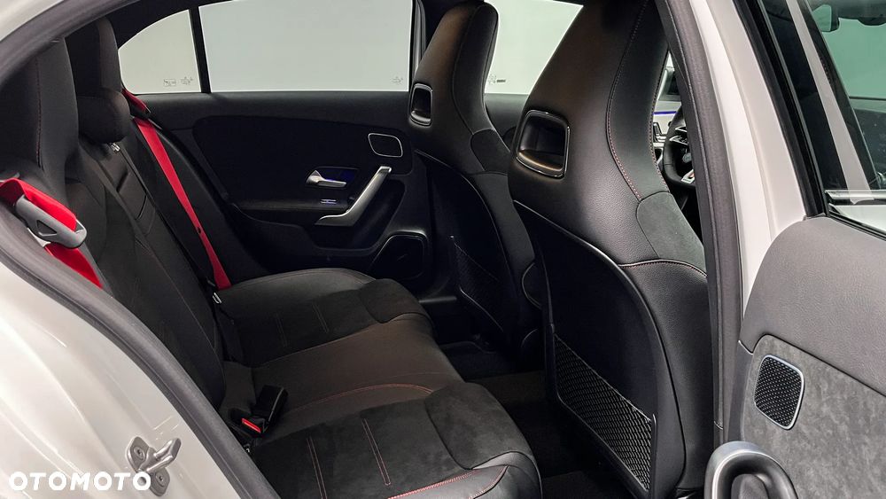 Mercedes-Benz Klasa A 35 AMG 4-Matic 8G-DCT - 17