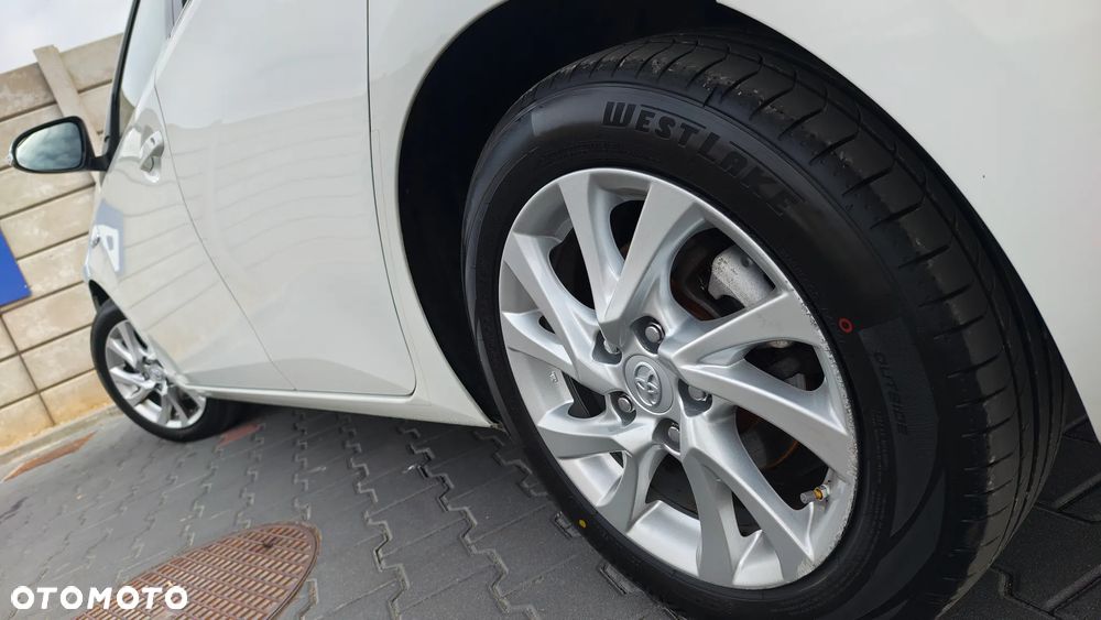 Toyota Auris 1.8 HSD Luna - 22