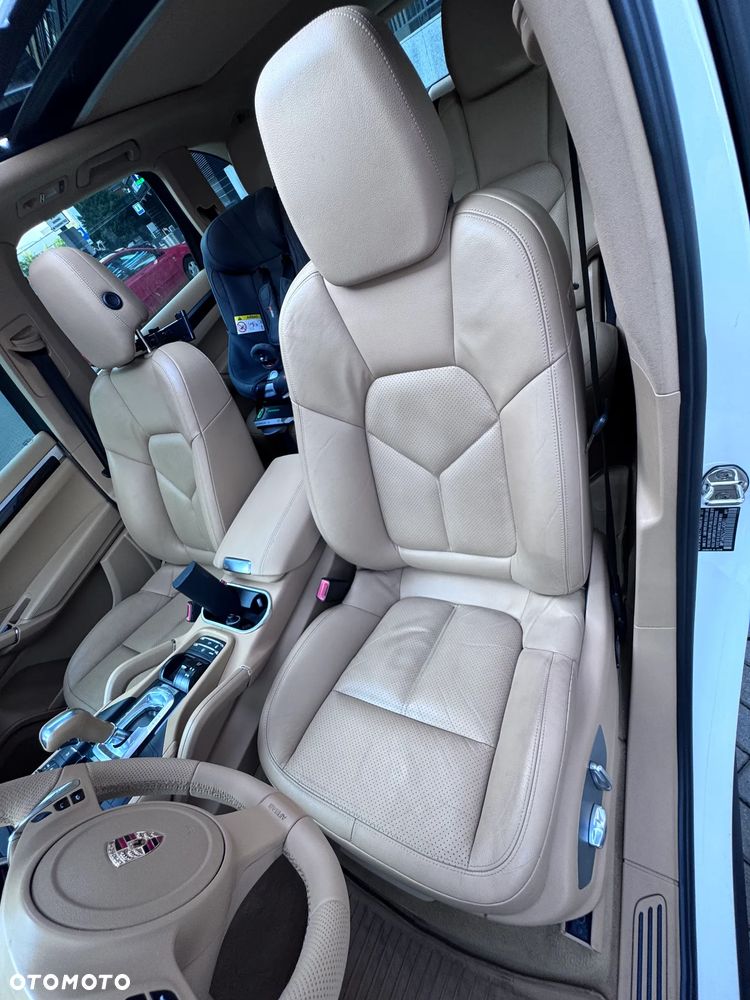 Porsche Cayenne - 15