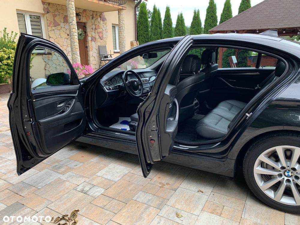 BMW Seria 5 525d - 13